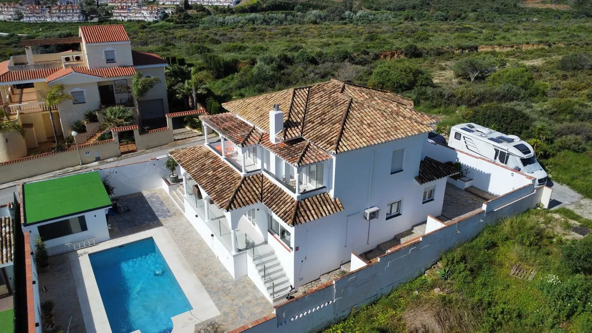 Villa te koop in La Duquesa, Malaga, Spanje