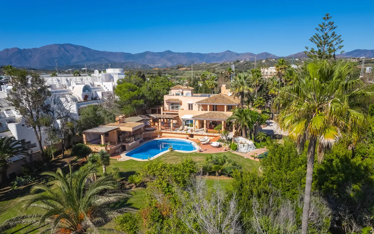 Villa te koop in New Golden Mile, Malaga, Spanje