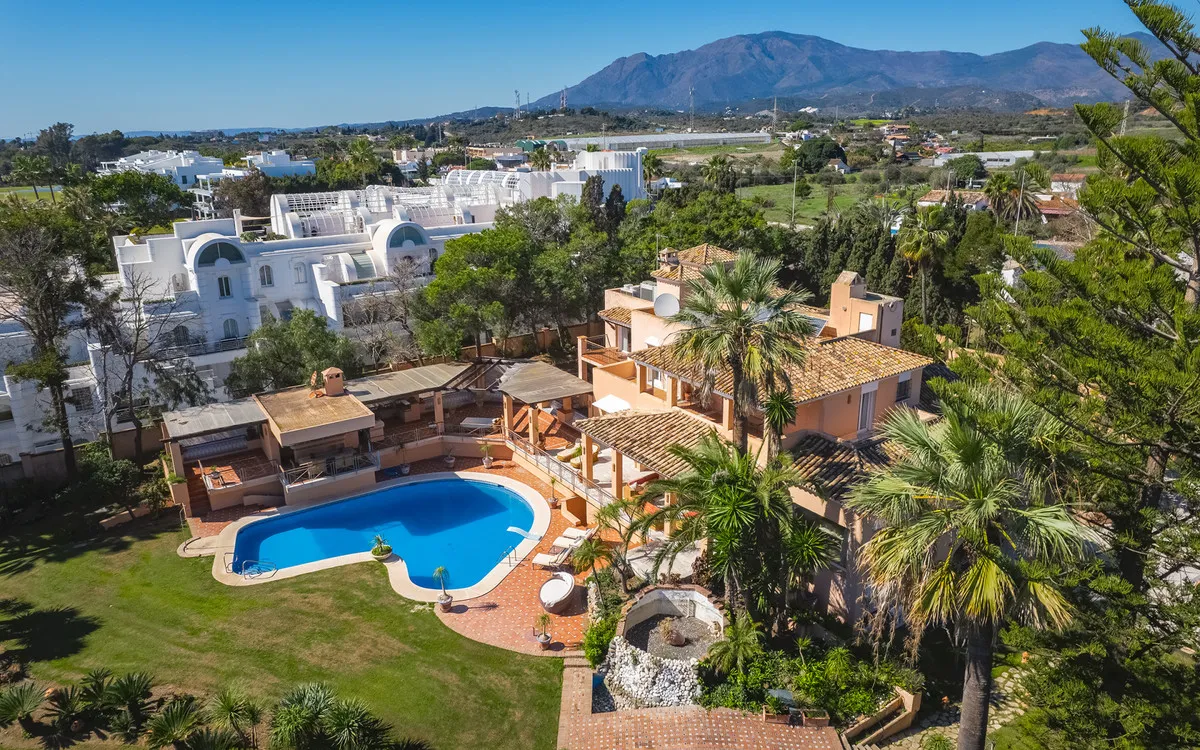Villa te koop in New Golden Mile, Malaga, Spanje