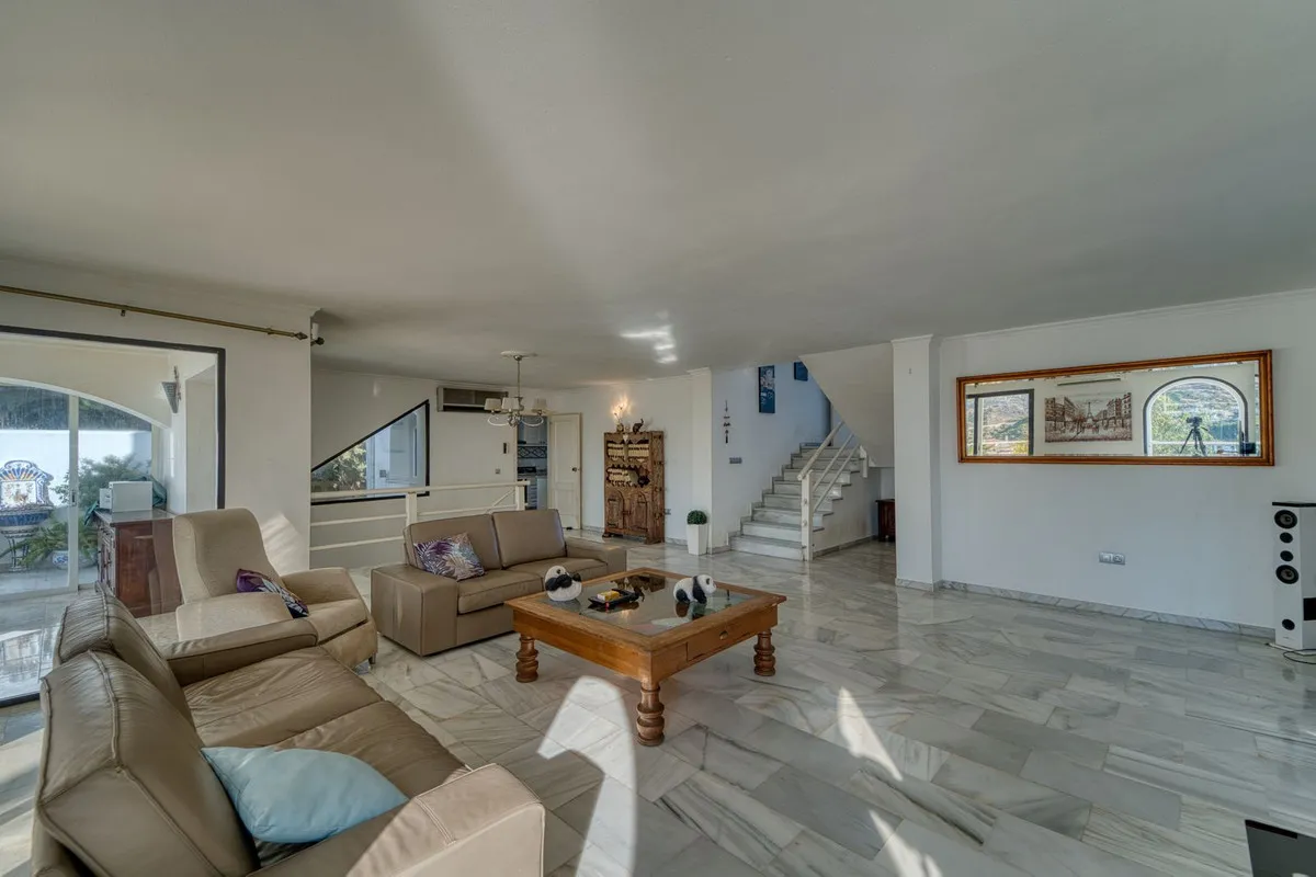 Villa te koop in Nueva Andalucia, Malaga, Spanje