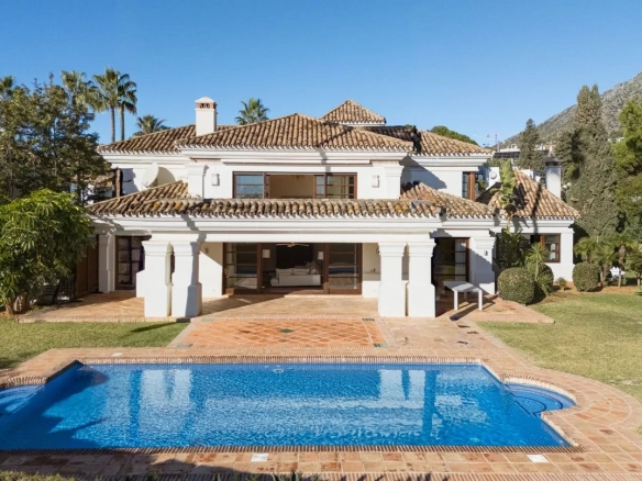 Villa te koop in Sierra Blanca, Malaga, Spain