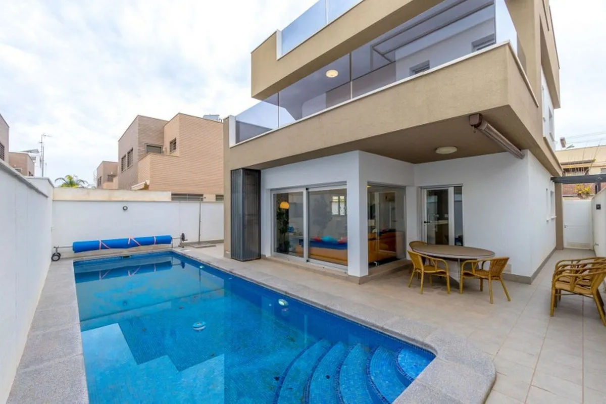Villa te koop in Torre de la Horadada, Alicante, Spanje