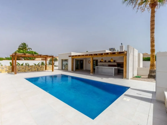 Villa te koop in Torrevieja, Alicante, Spanje