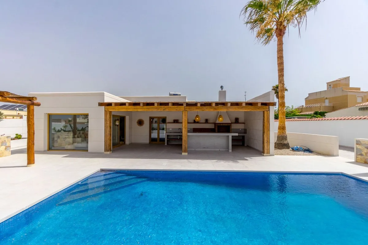 Villa te koop in Torrevieja, Alicante, Spanje