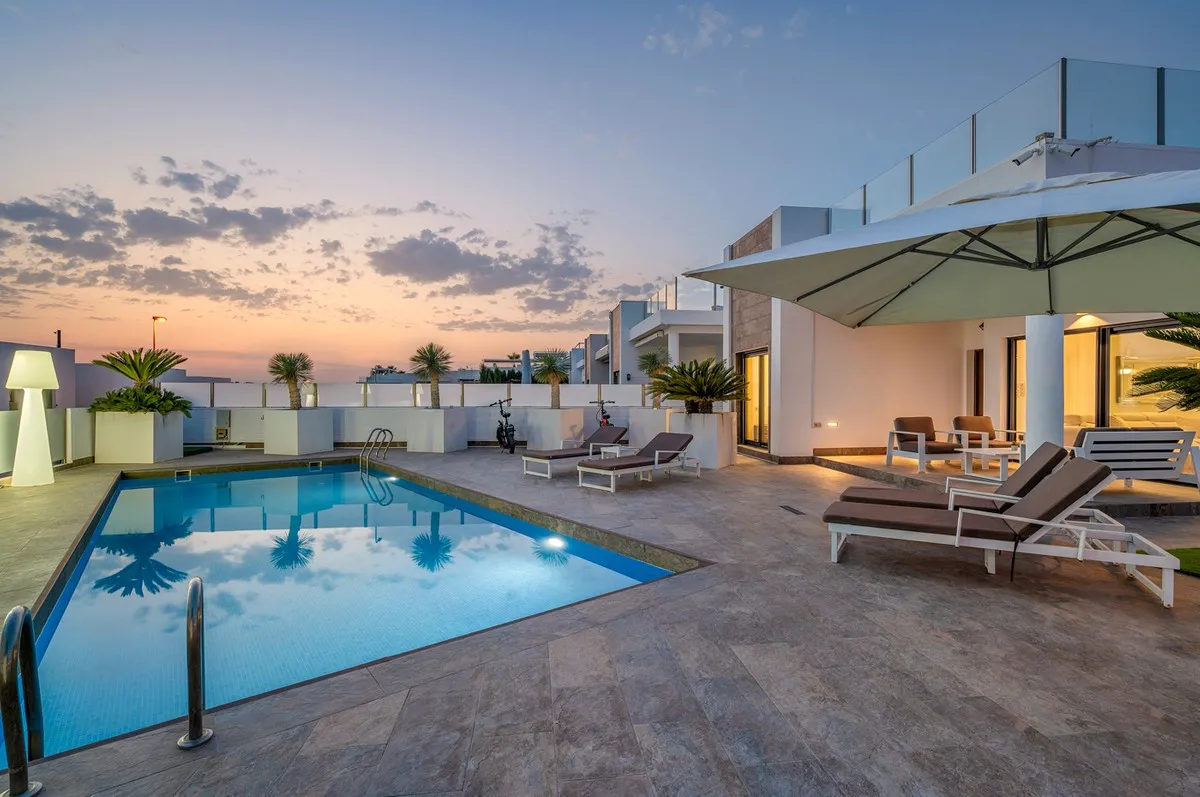 Villa te koop in Villamartin, Alicante, Spanje