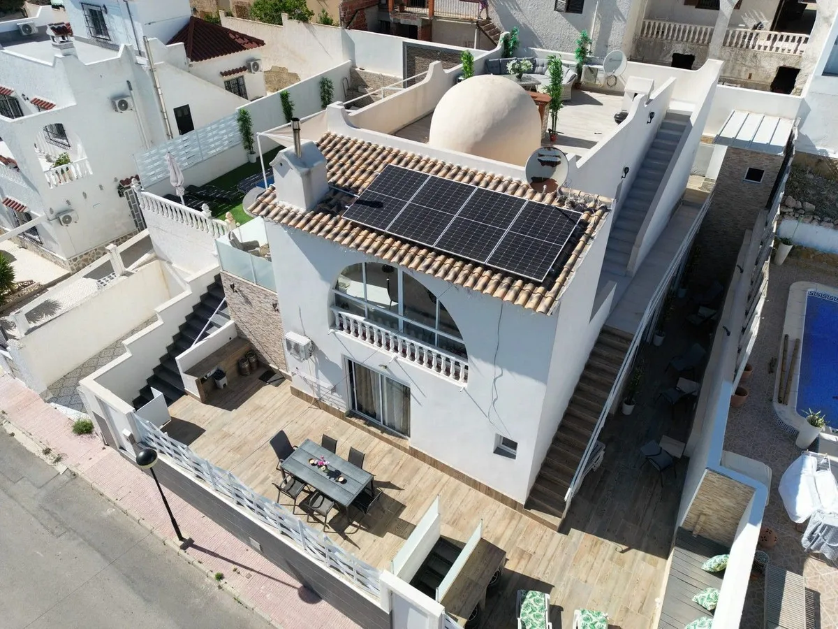 Villa te koop in Villamartin, Alicante, Spanje