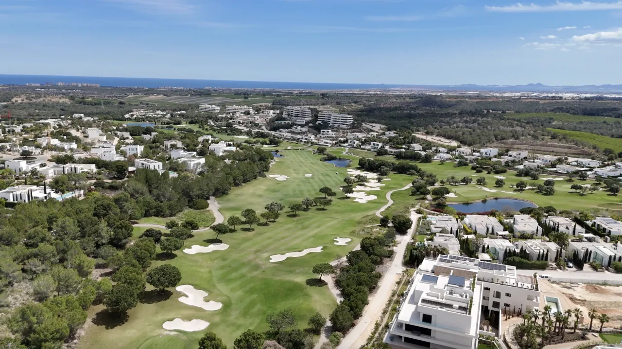 Appartement te koop in Las Colinas Golf Resort, Alicante, Spanje