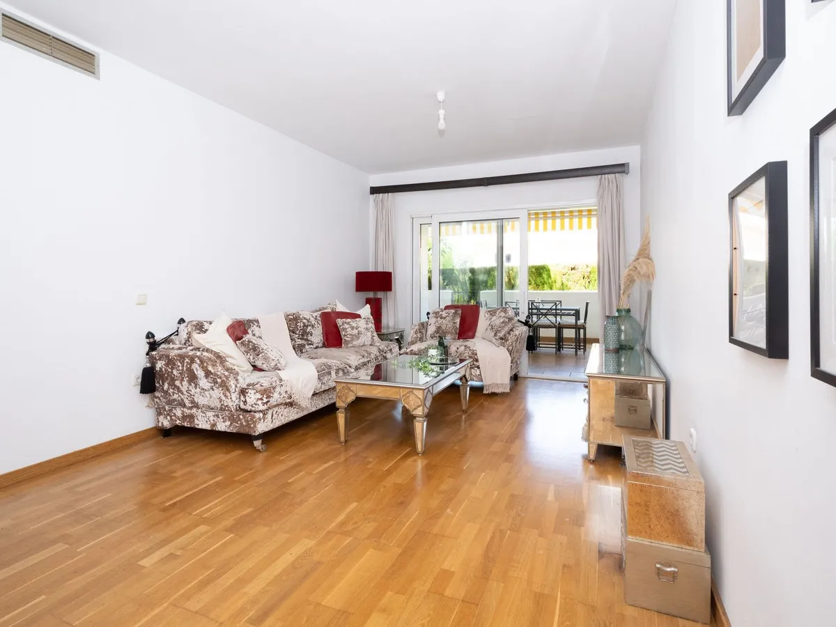 Appartement te koop in Nagüeles, Malaga, Spanje