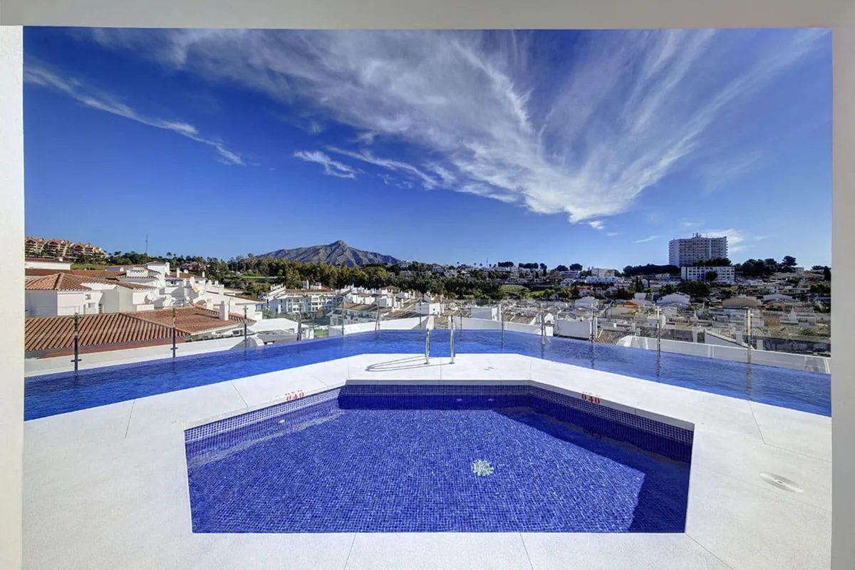 Appartement te koop in Nueva Andalucia, Malaga, Spanje