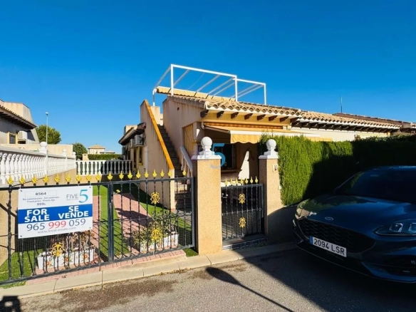 Bungalow te koop in Orihuela, Alicante, Spanje