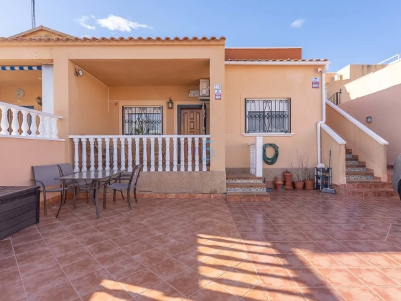 Bungalow te koop in Orihuela, Alicante, Spanje