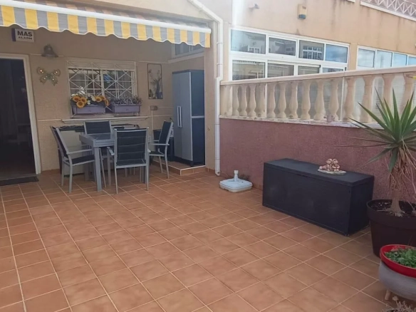 Bungalow te koop in Orihuela, Alicante, Spanje