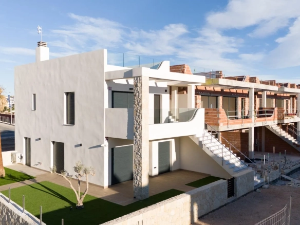 Bungalow te koop in Pilar de la Horadada, Alicante, Spanje