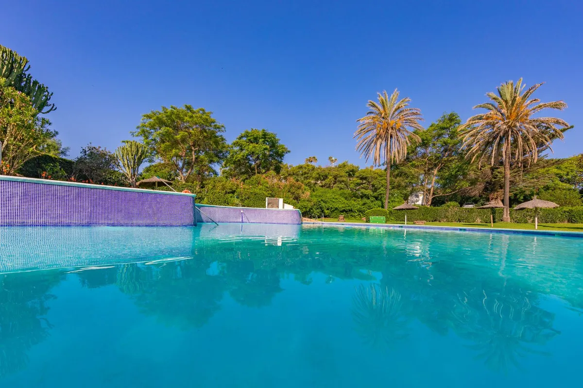 Country House te koop in Estepona, Malaga, Spanje