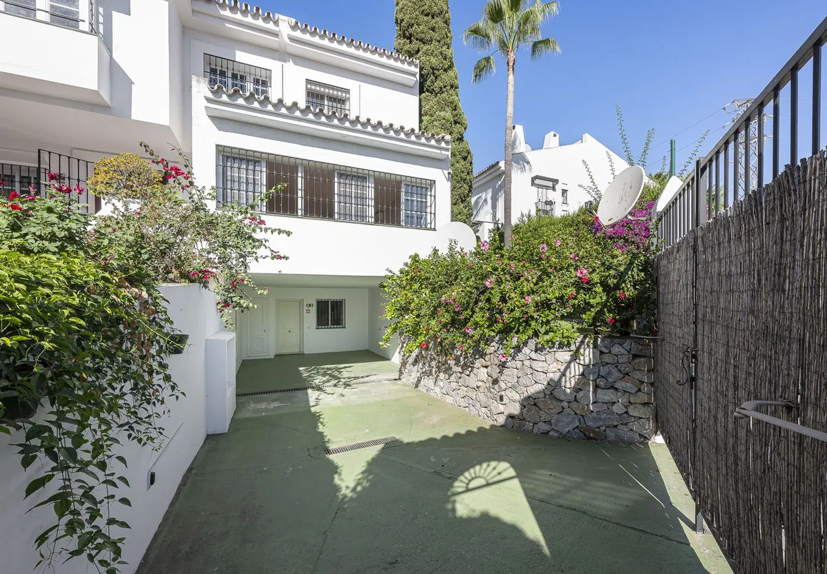 Country House te koop in Nueva Andalucia, Malaga, Spanje