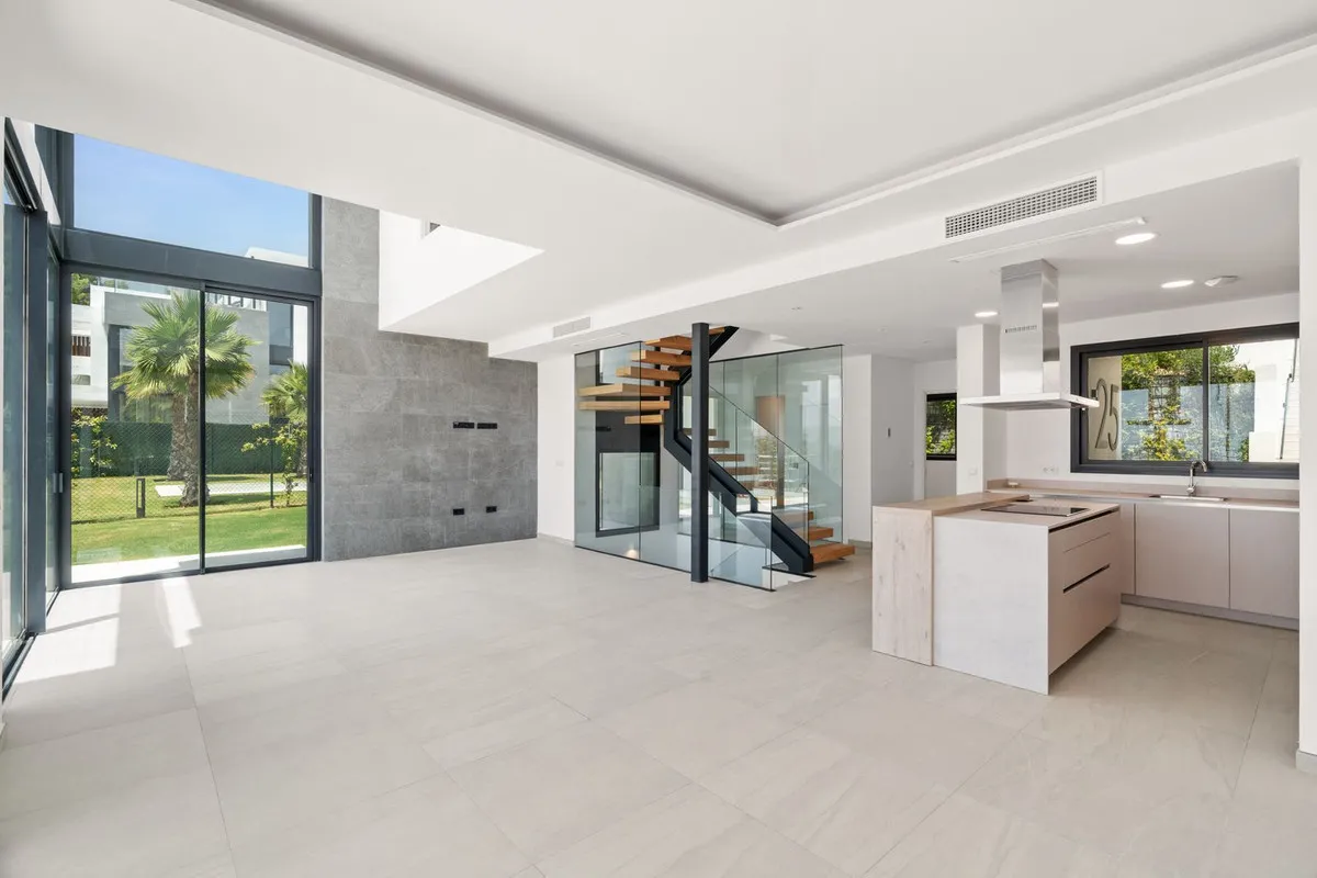 Country House te koop in Rio Real, Malaga, Spanje