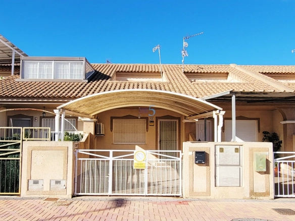 Geschakelde woning (Townhouse) te koop in Alcázares (Los), Murcia, Colombia