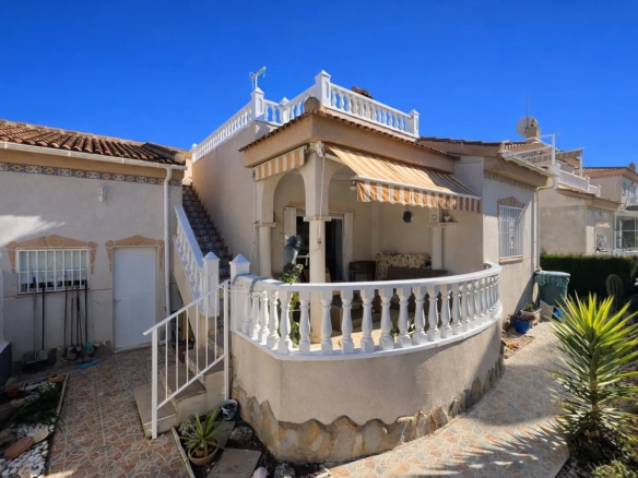 Geschakelde woning (Townhouse) te koop in Algorfa, Alicante, Spanje