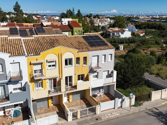 Geschakelde woning (Townhouse) te koop in Beniarbeig, Alicante, Spanje