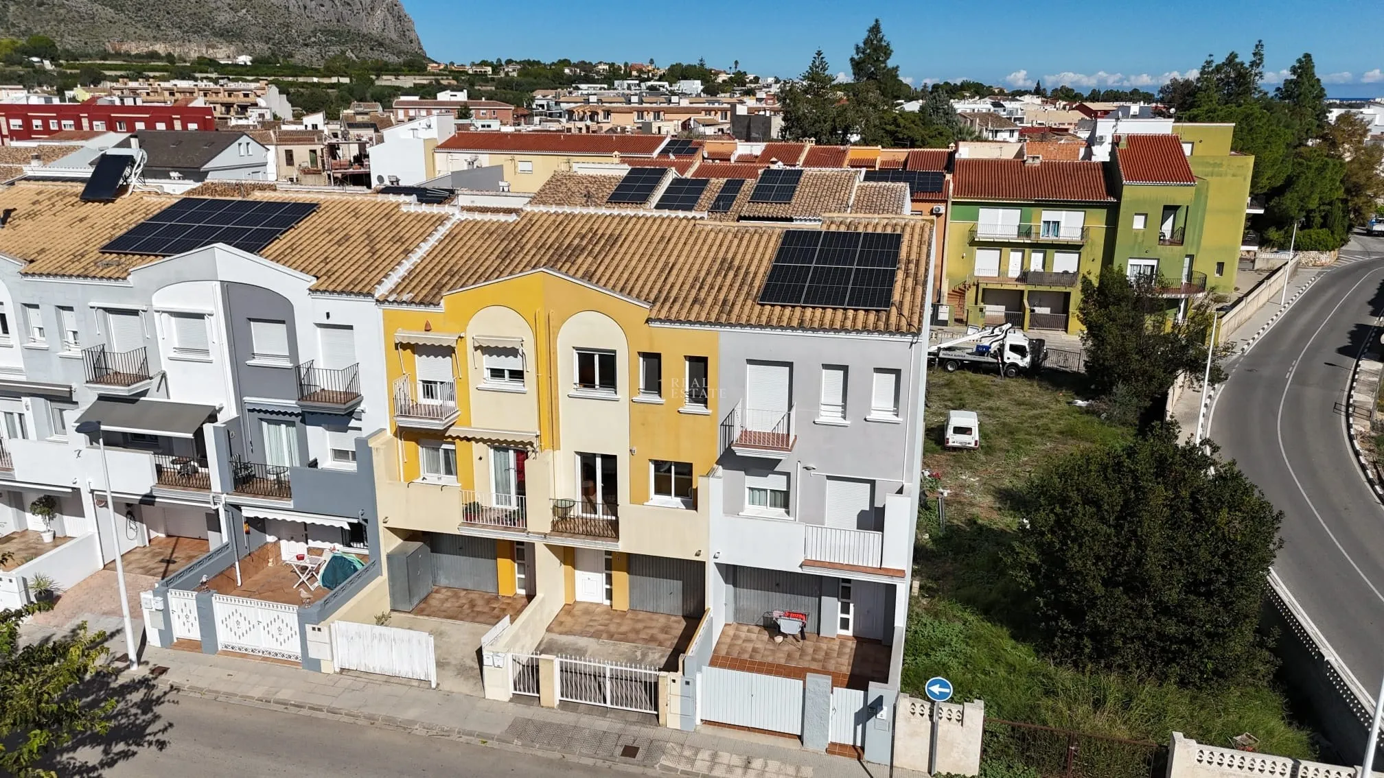Geschakelde woning (Townhouse) te koop in Beniarbeig, Alicante, Spanje