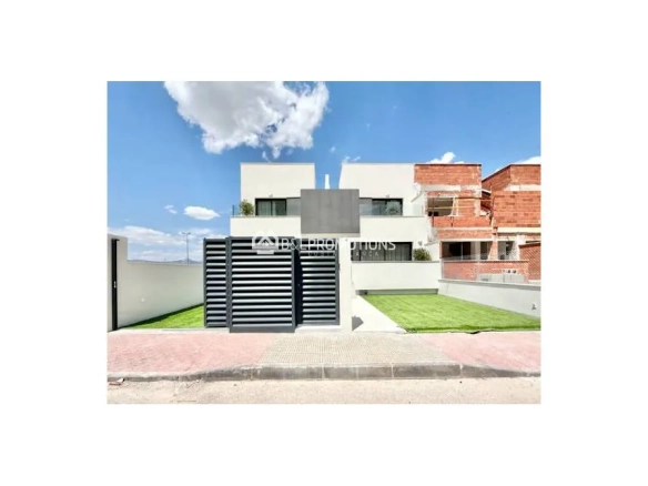 Geschakelde woning (Townhouse) te koop in Cox, Costa Blanca South (Alicante), Spanje