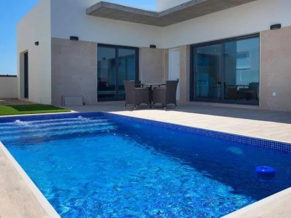Geschakelde woning (Townhouse) te koop in Daya Nueva, Alicante, Spanje