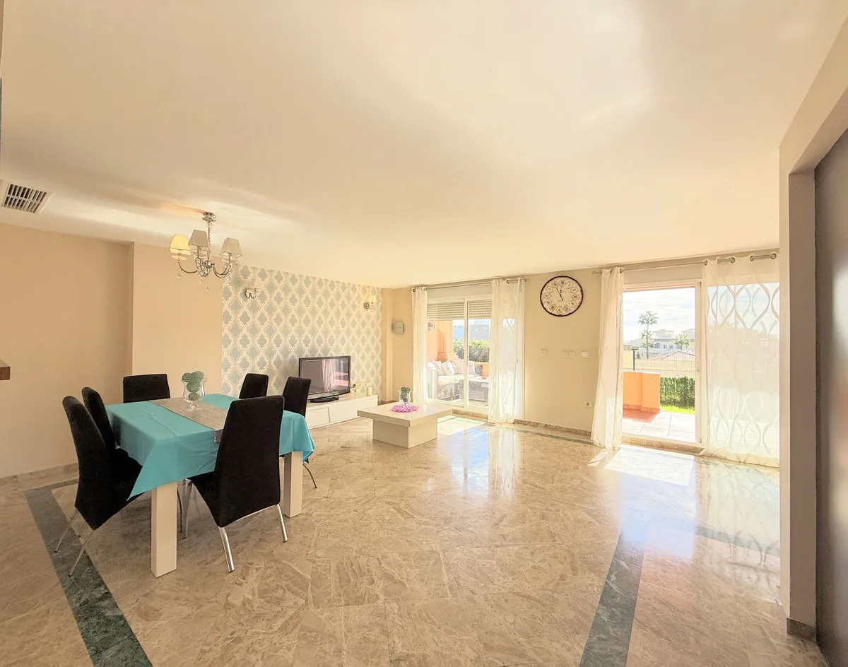 Geschakelde woning (Townhouse) te koop in Estepona, Malaga, Spanje