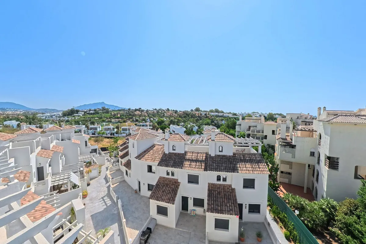 Geschakelde woning (Townhouse) te koop in Estepona, Malaga, Spanje