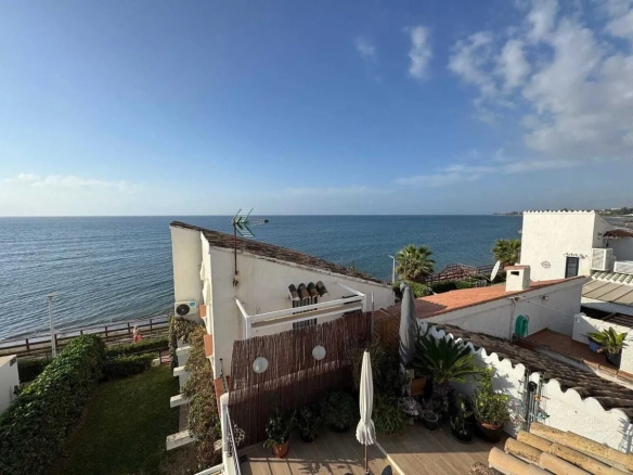 Geschakelde woning (Townhouse) te koop in Estepona, Malaga, Spanje