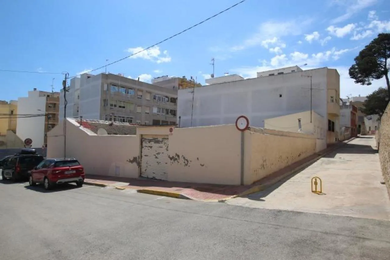 Geschakelde woning (Townhouse) te koop in Guardamar del Segura, Alicante, Spanje