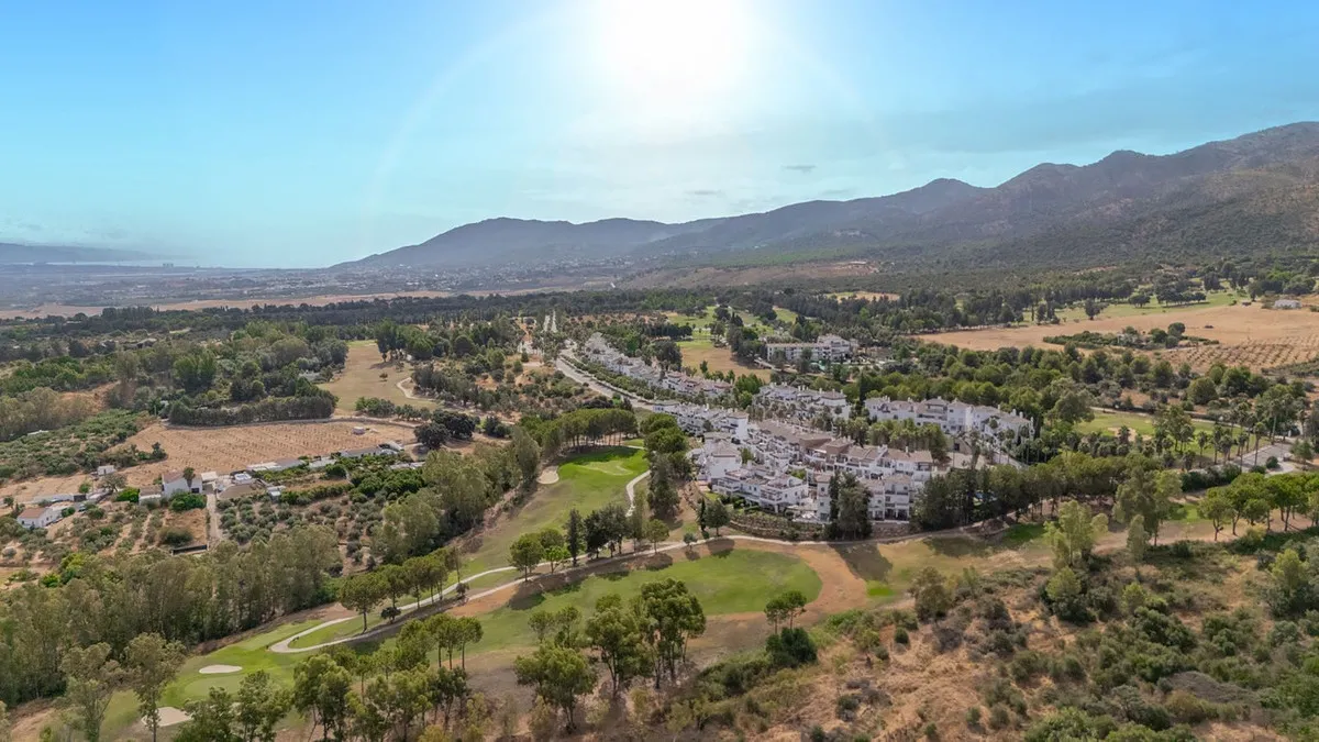 Geschakelde woning (Townhouse) te koop in Lauro Golf, Malaga, Spanje Geschakelde woning (Townhouse) te koop in Lauro Golf, Malaga, Spanje