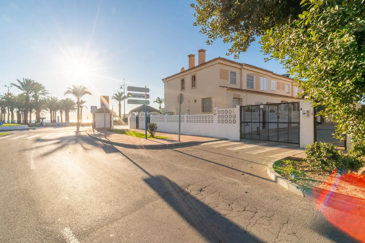 Geschakelde woning (Townhouse) te koop in Los Alamos, Malaga, Spanje