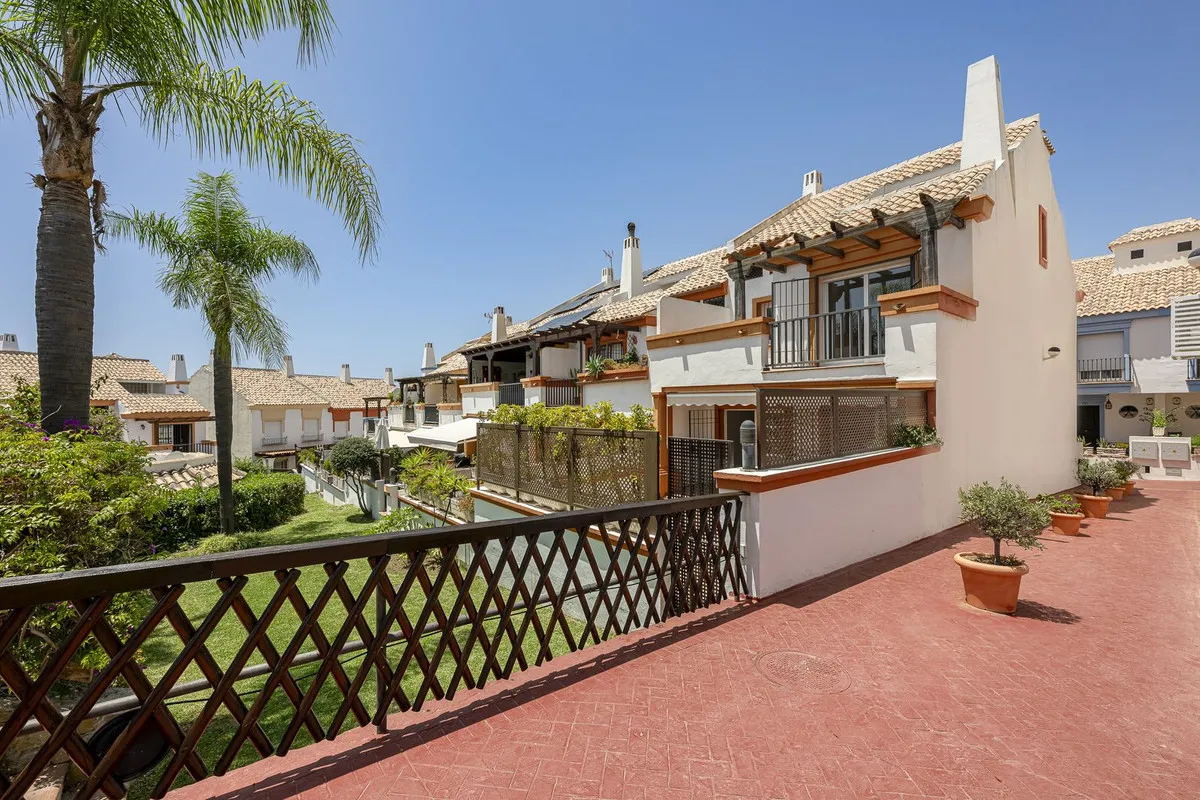 Geschakelde woning (Townhouse) te koop in Marbella, Malaga, Spanje