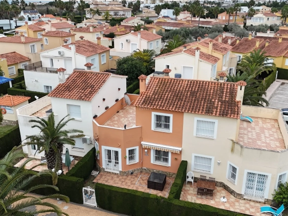 Geschakelde woning (Townhouse) te koop in Oliva, Valencia/València, Spanje