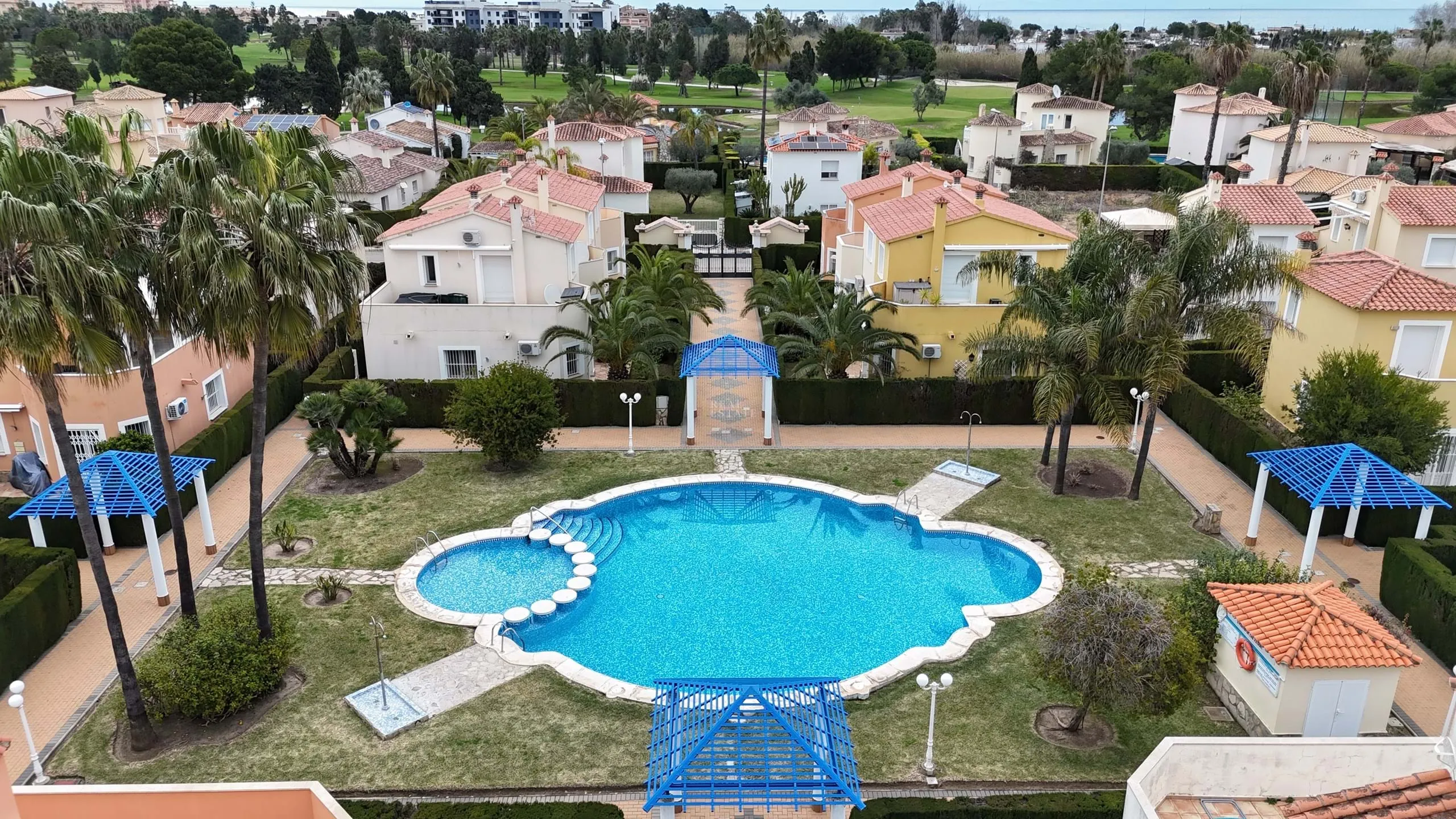 Geschakelde woning (Townhouse) te koop in Oliva, Valencia/València, Spanje