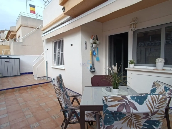 Geschakelde woning (Townhouse) te koop in Orihuela, Alicante, Spanje