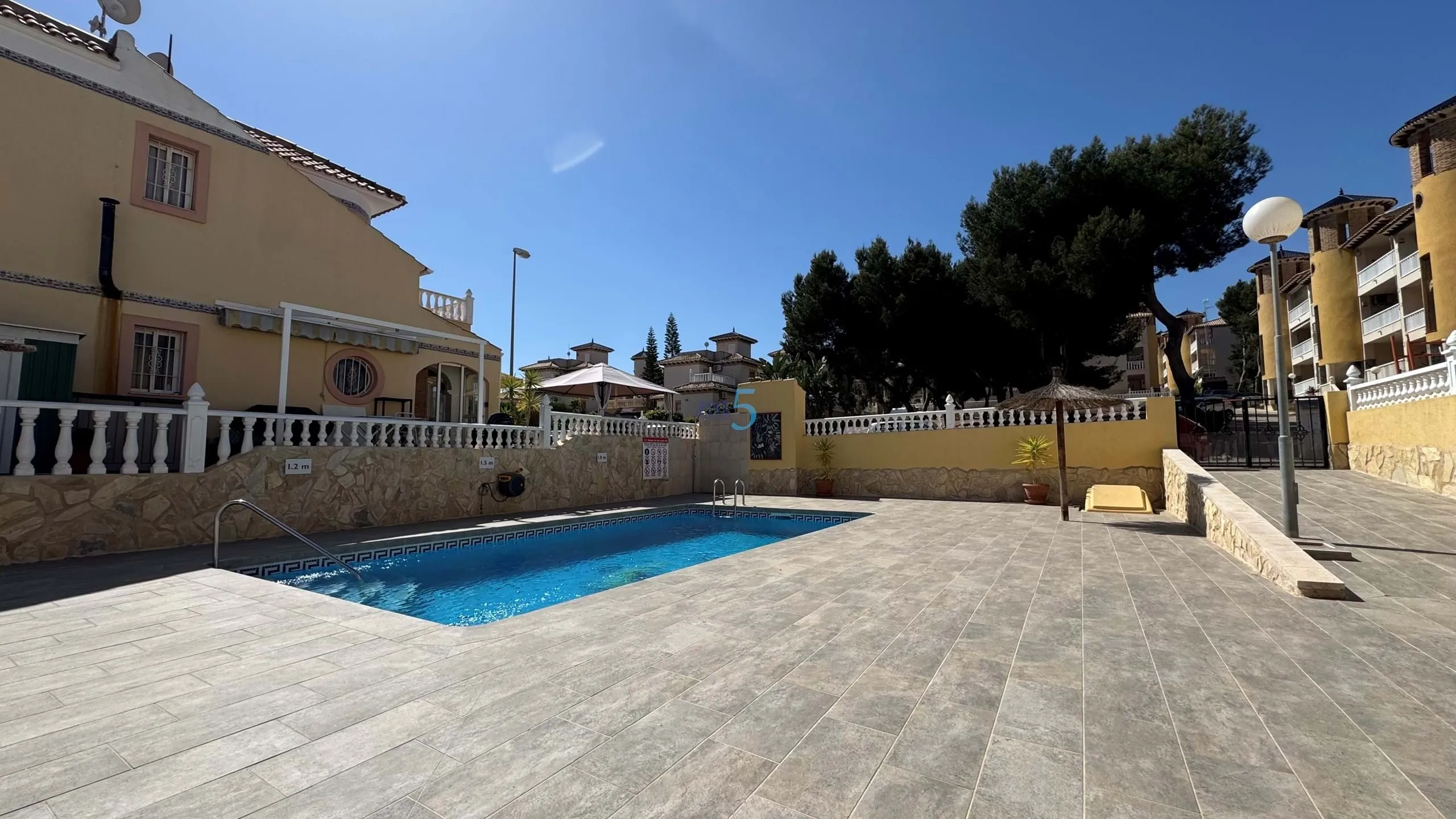 Geschakelde woning (Townhouse) te koop in Orihuela, Alicante, Spanje
