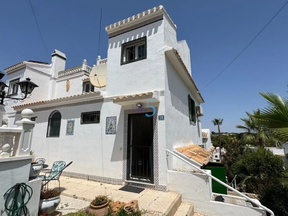 Geschakelde woning (Townhouse) te koop in Orihuela, Alicante, Spanje