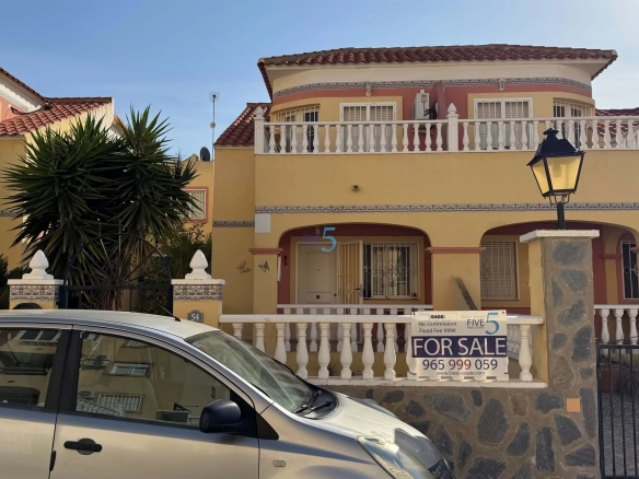 Geschakelde woning (Townhouse) te koop in Orihuela, Alicante, Spanje