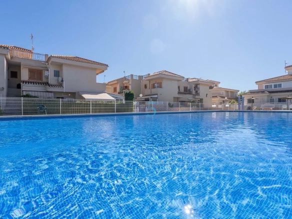 Geschakelde woning (Townhouse) te koop in Orihuela, Alicante, Spanje