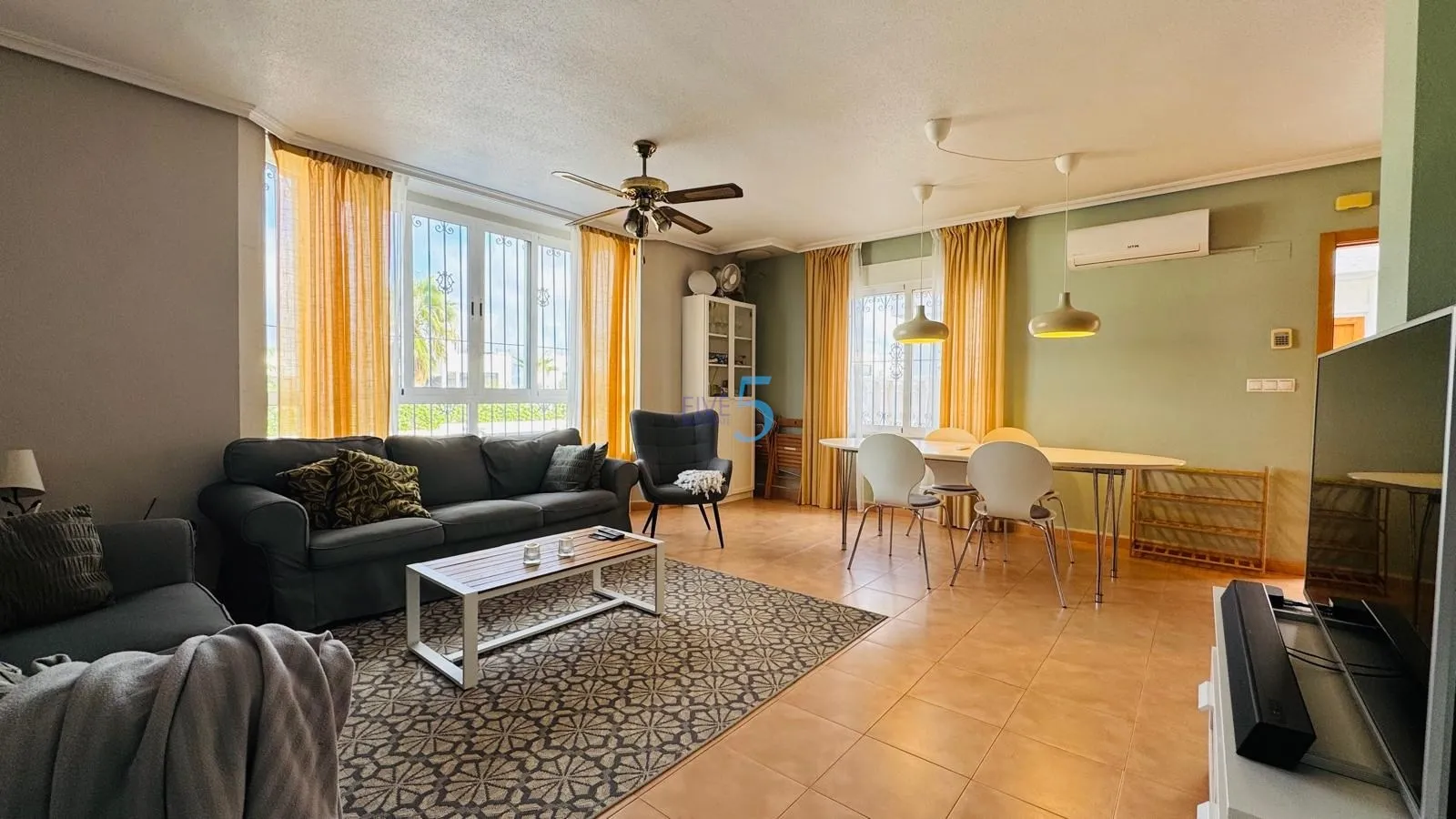 Geschakelde woning (Townhouse) te koop in Orihuela, Alicante, Spanje