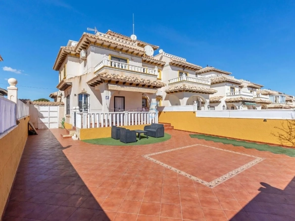 Geschakelde woning (Townhouse) te koop in Orihuela, Alicante, Spanje