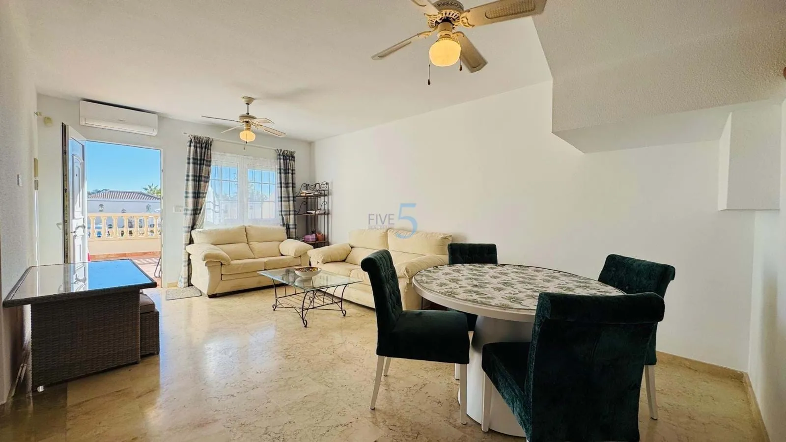 Geschakelde woning (Townhouse) te koop in Orihuela, Alicante, Spanje