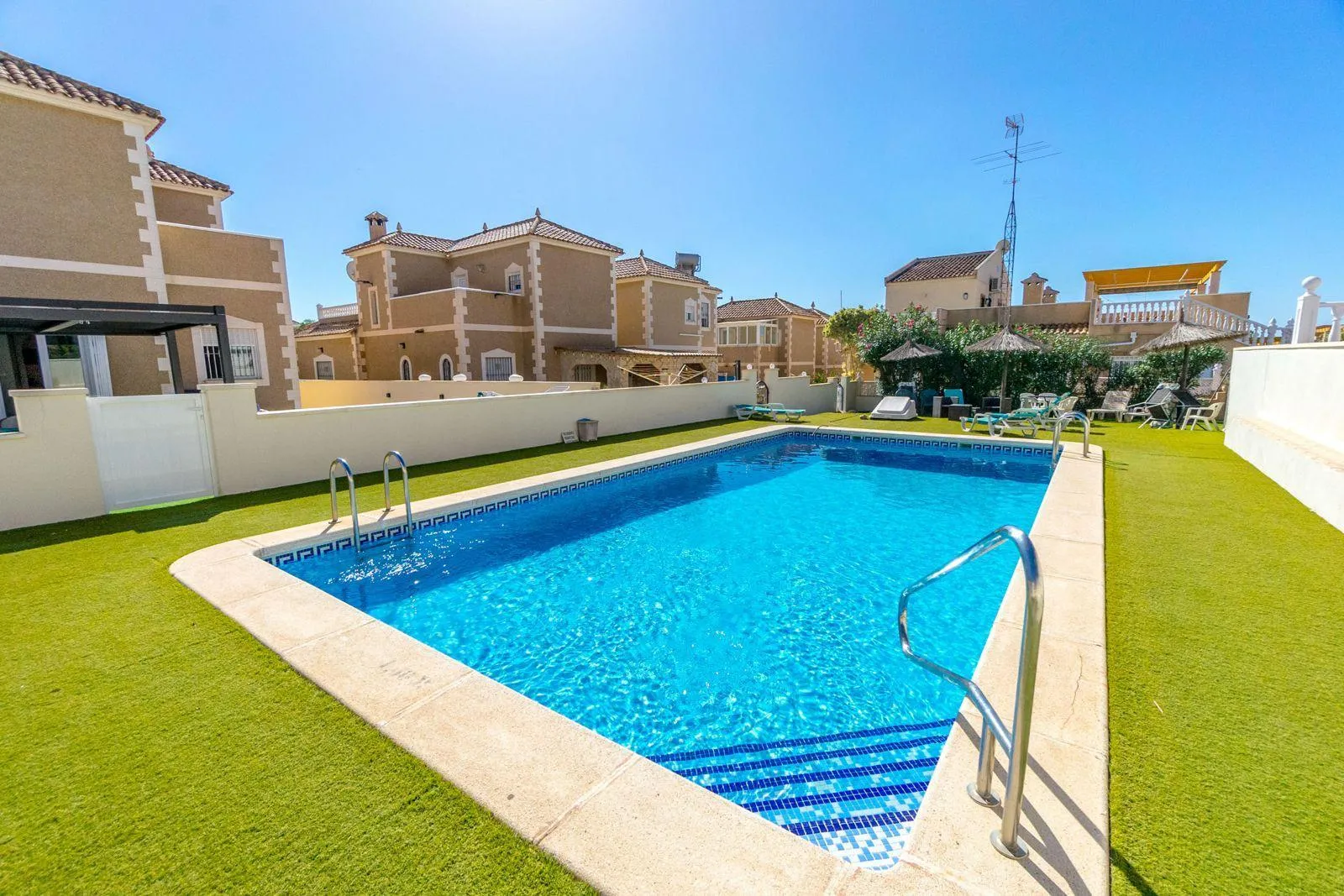 Geschakelde woning (Townhouse) te koop in Orihuela, Alicante, Spanje