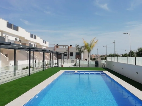 Geschakelde woning (Townhouse) te koop in Orihuela, Alicante, Spanje
