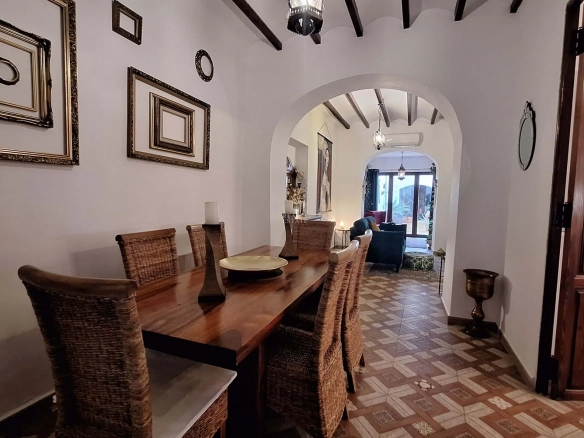 Geschakelde woning (Townhouse) te koop in Pego, Alicante, Spanje