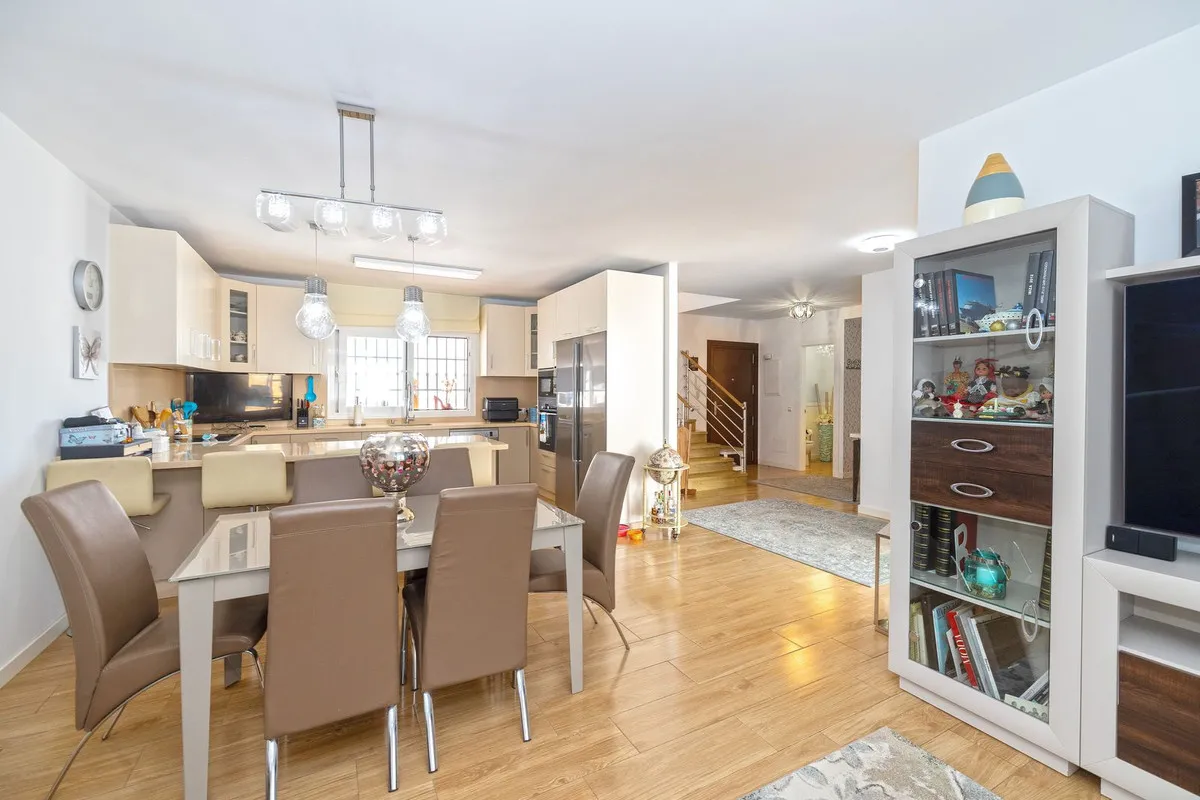 Geschakelde woning (Townhouse) te koop in San Pedro de Alcantara, Malaga, Spanje