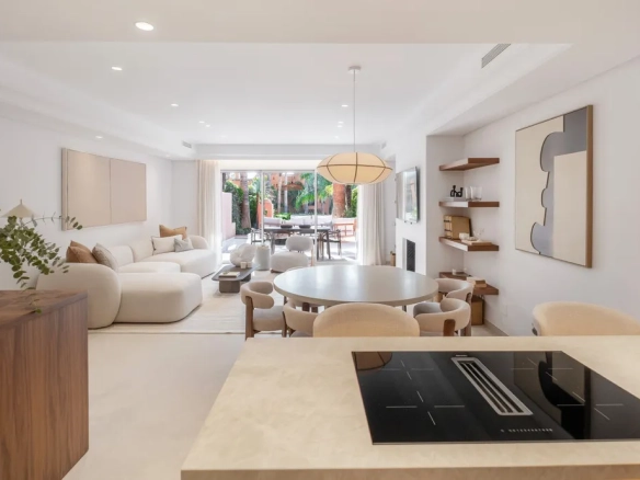 Geschakelde woning (Townhouse) te koop in The Golden Mile, Malaga, Spanje