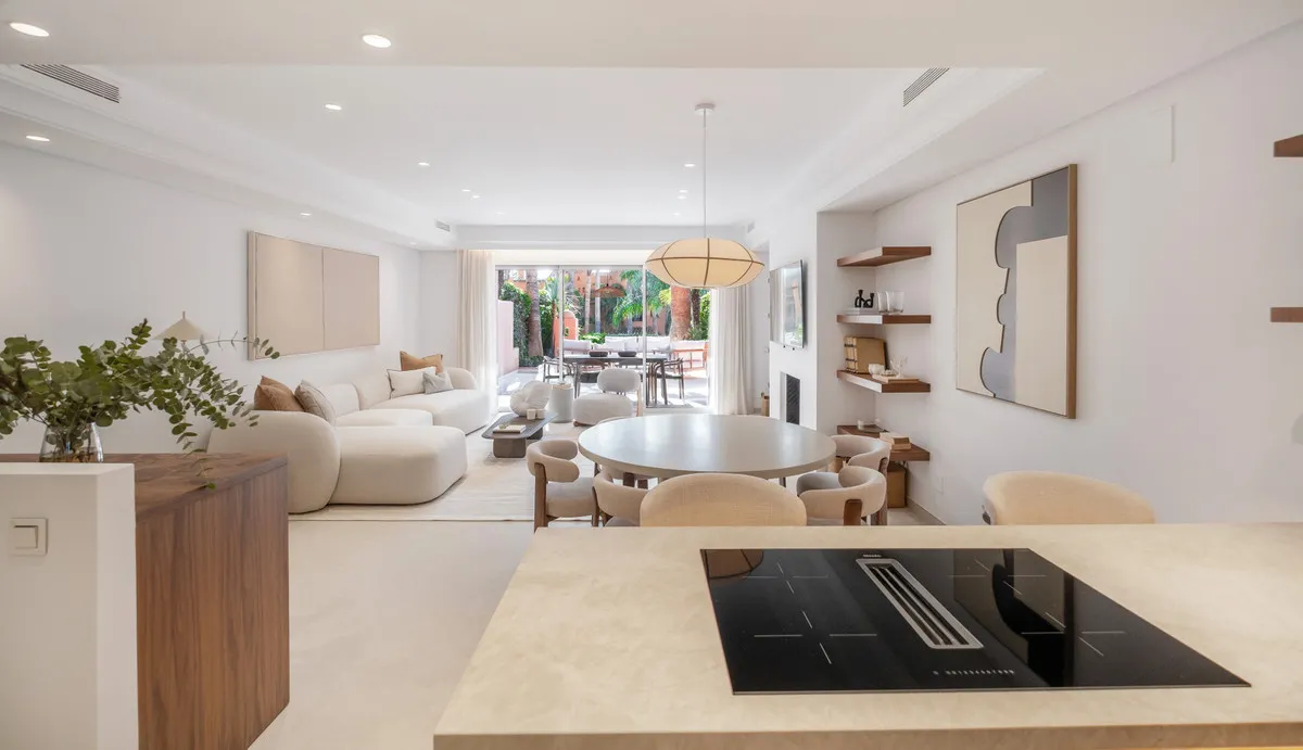 Geschakelde woning (Townhouse) te koop in The Golden Mile, Malaga, Spanje