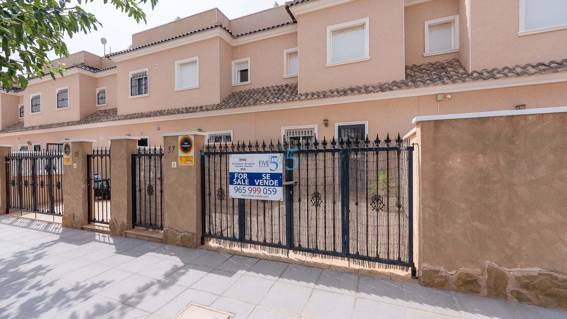 Geschakelde woning (Townhouse) te koop in Torre de la Horadada, Alicante, Spanje